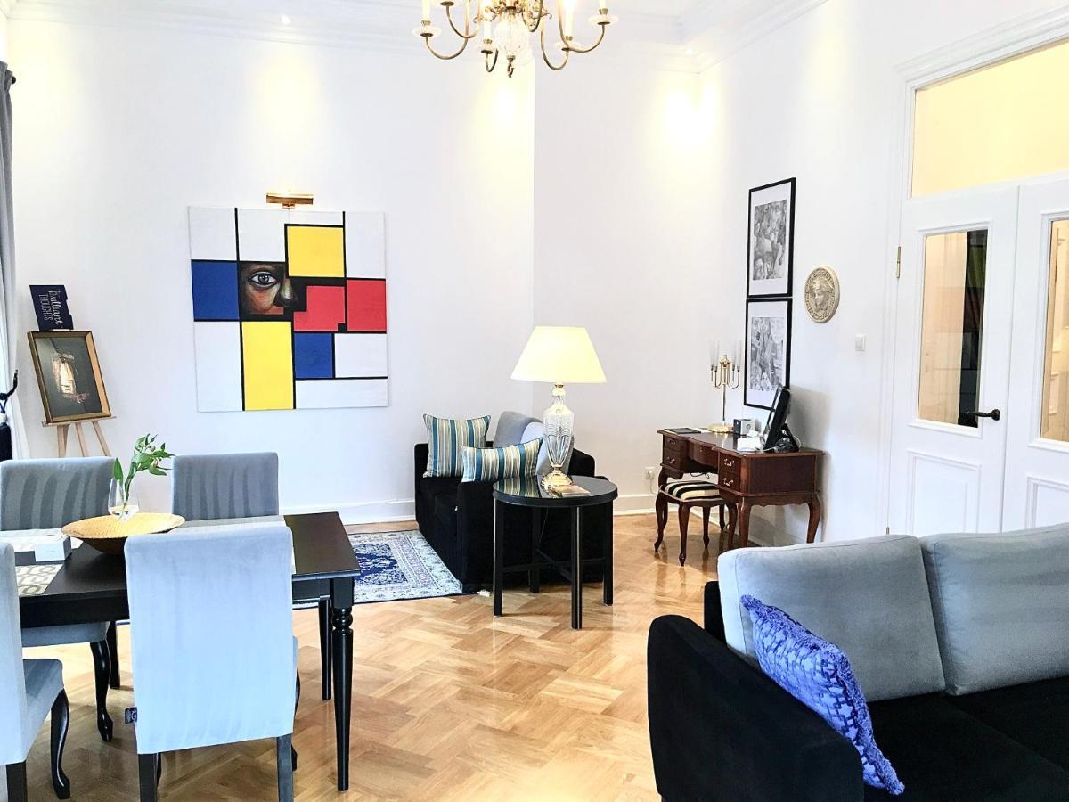 Mondrian Luxury Suites & Apartments Old Town Варшава Экстерьер фото
