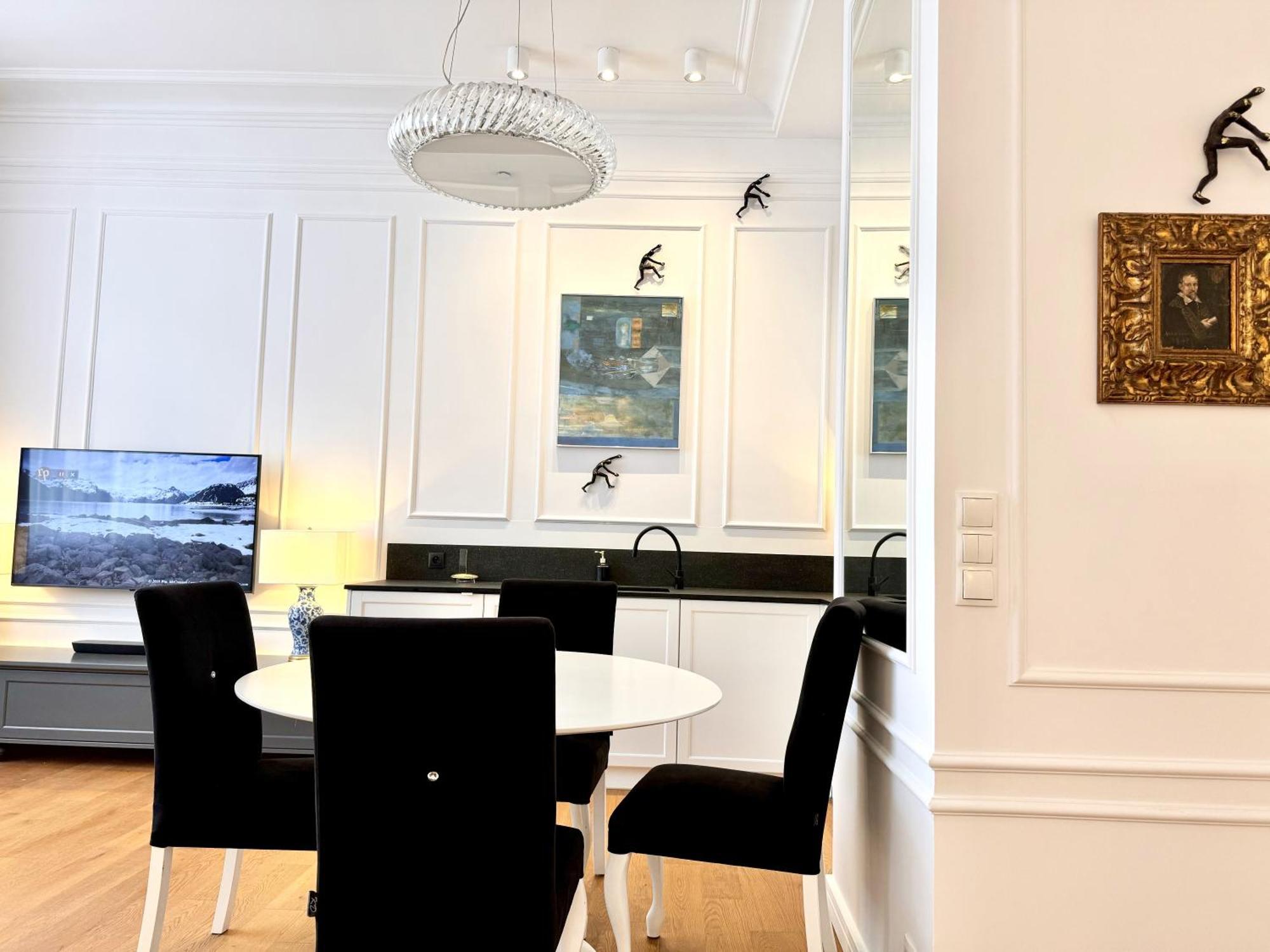 Mondrian Luxury Suites & Apartments Old Town Варшава Экстерьер фото